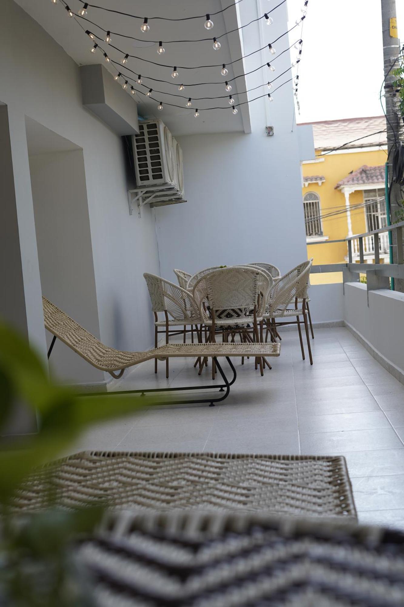 Hostel Dorado Plaza Getsemani Картахена Экстерьер фото