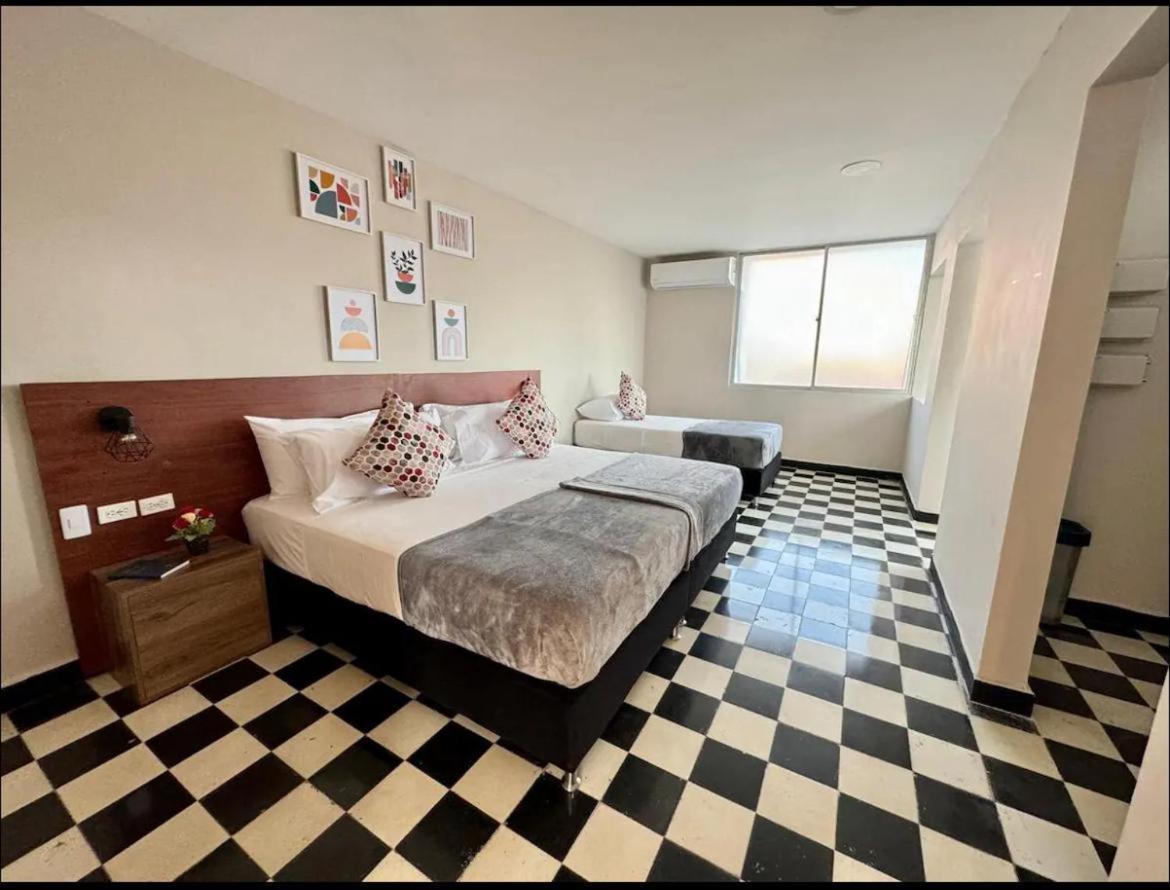 Hostel Dorado Plaza Getsemani Картахена Экстерьер фото